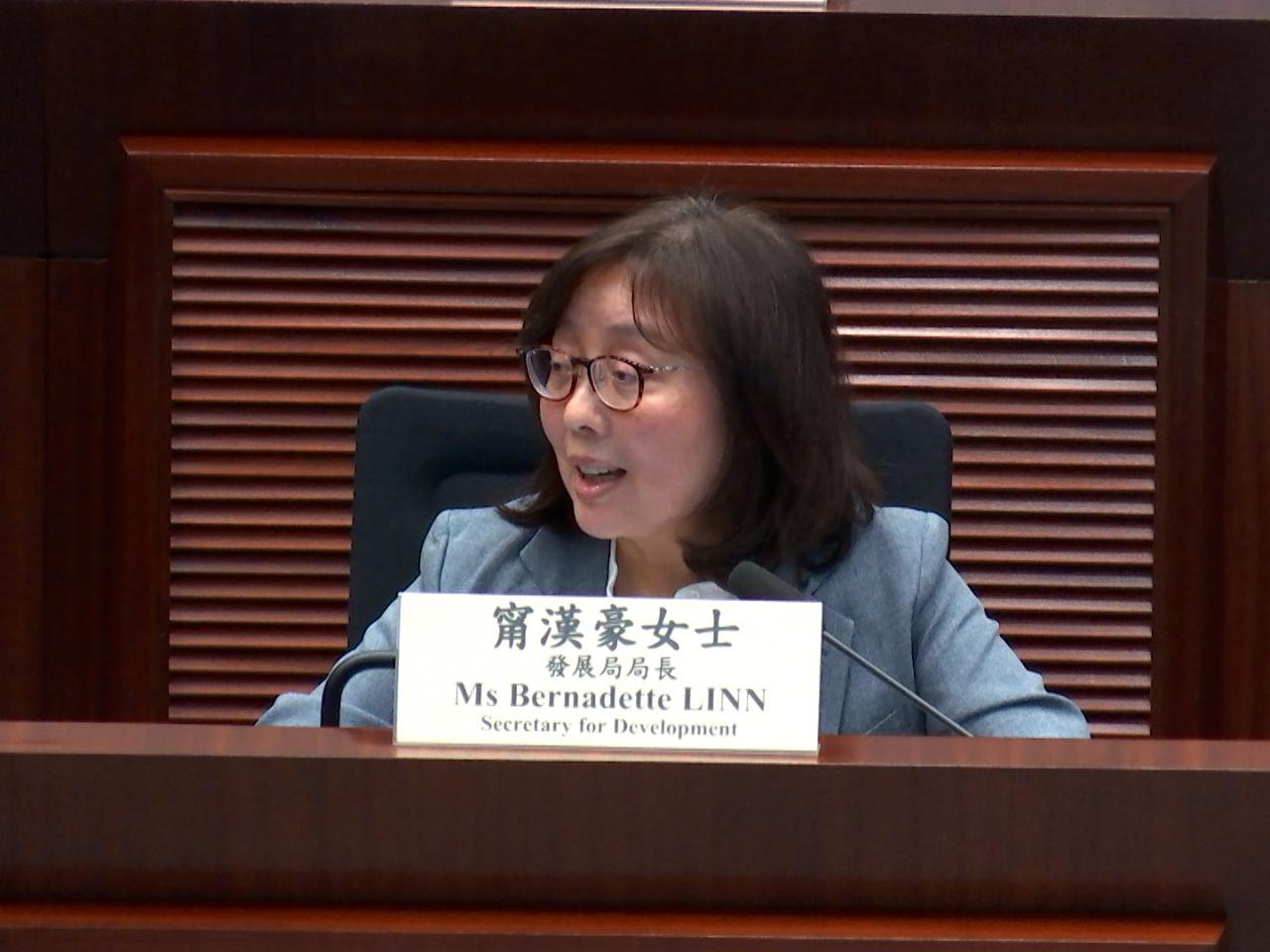 甯漢豪指今次建議法例有主要框架外，亦會按六大範疇各訂立一條或多於一條附屬法例，並於成熟時推行。