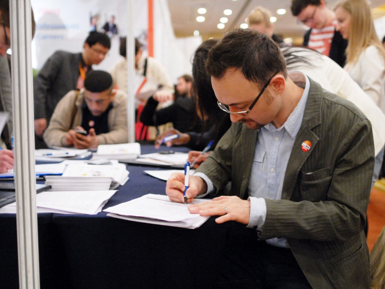 美國去年第4季非農生產率按季年率修訂為增長1.8%，低於預期，單位勞工成本增速向上修訂至4.4%。（法新社資料圖片）