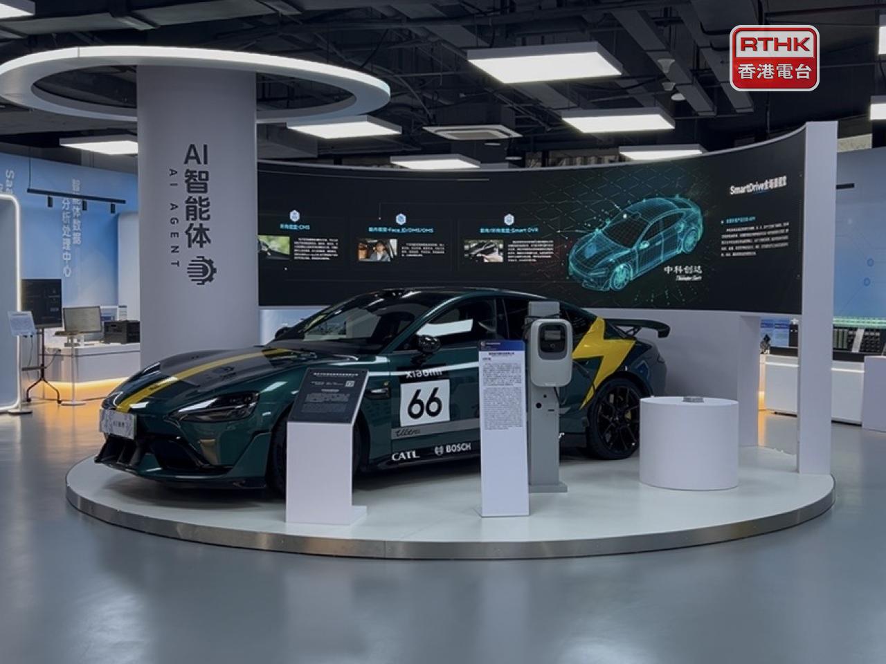 「AI智能體集散中心」展示多款科研成果，有協不同企業促成項目合作。(林漢山攝)