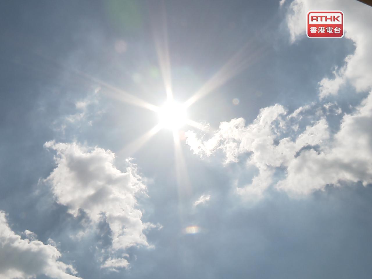 截至下午5時半，天文台總部錄得的最高氣溫30度，突破今年以來最高紀錄。（港台圖片）