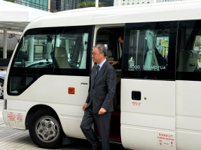 Smoking complaints went unaddressed, inquiry told