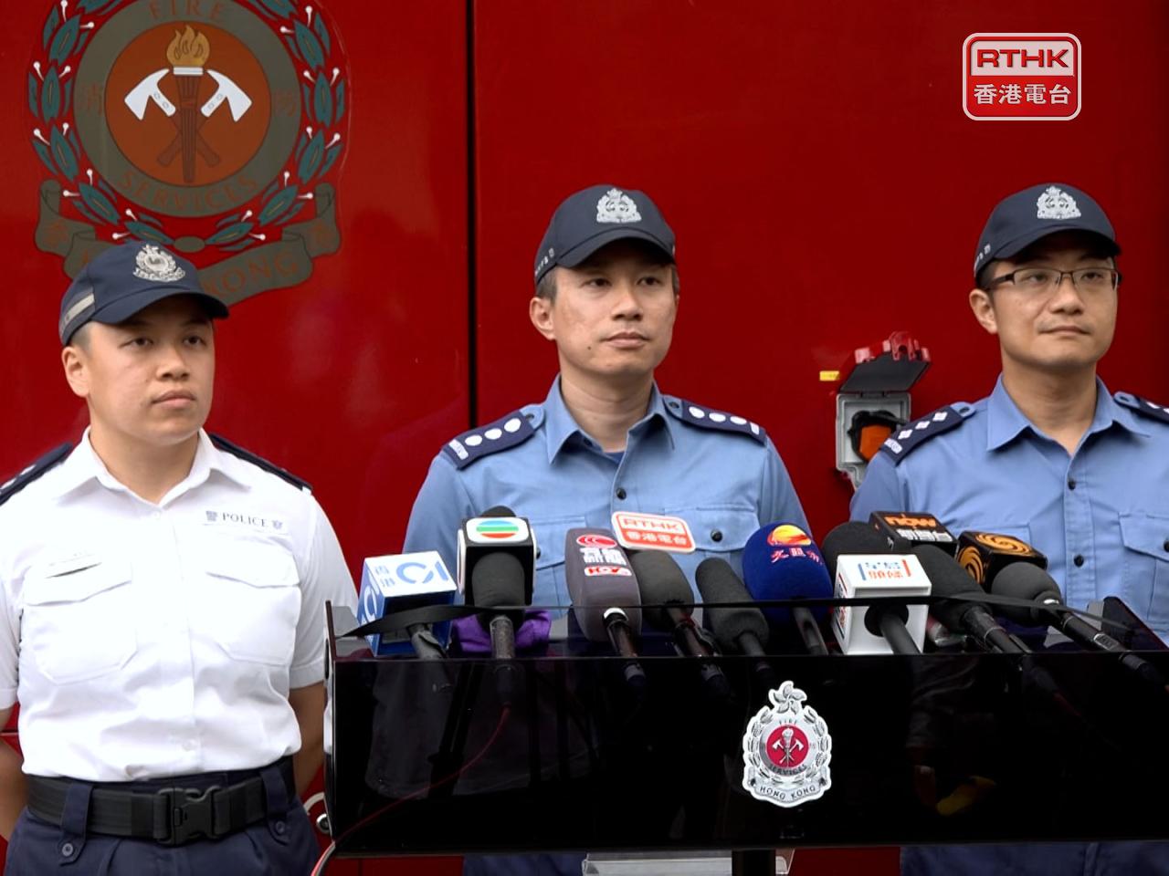 消防說，起火原因懷疑有人不小心及不安全處理回收小型噴霧氣瓶，在現場發現懷疑過量風煤樽。（梁禎祥攝）