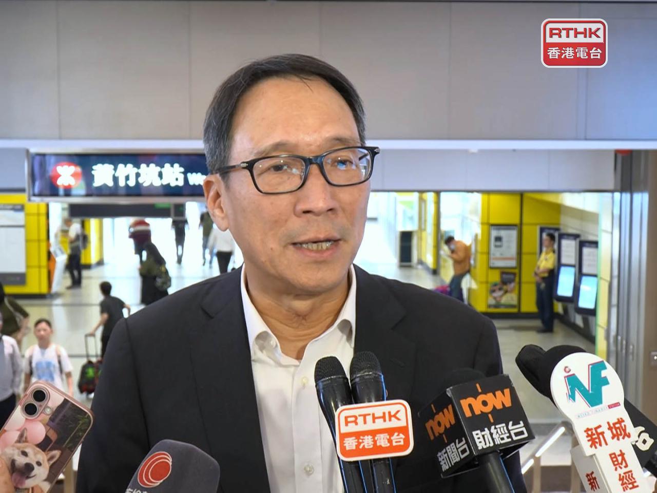 鄧智輝表示，屯門第16區站第2期項目目標下季度招標，項目涉及基座商場規劃，不存在分期發展。（鍾家銘攝）