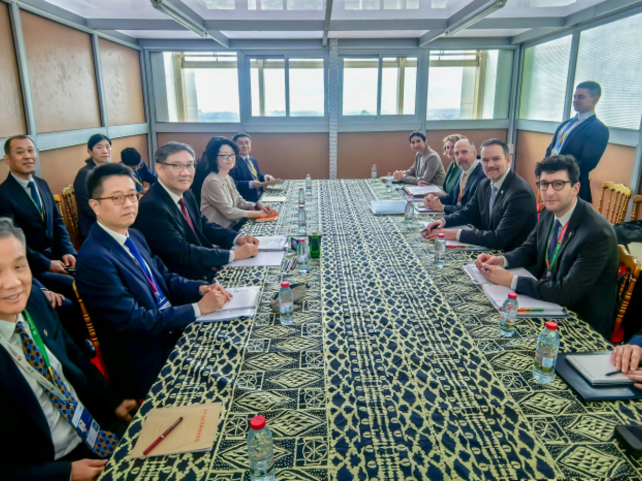 王文濤會見美國貿易代表格里爾。（商務部網站）