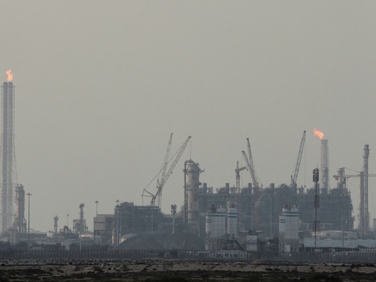 卡塔爾天然氣副產品氦氣出口據報因中東局勢受阻，市場憂慮會否波及全球晶片產能。(路透社資料圖片)