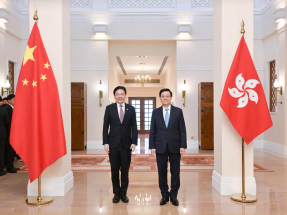 李家超與訪港新加坡總理黃循財會面　雙方期望未來更多合作