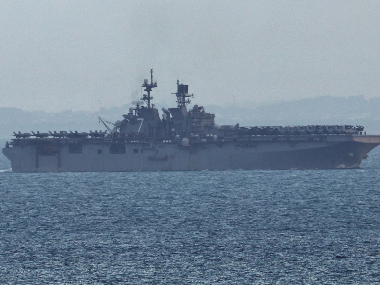 美軍指這艘攻擊艦是兩棲戒備群與第31海軍陸戰隊遠征部隊的旗艦。（路透社資料圖片）