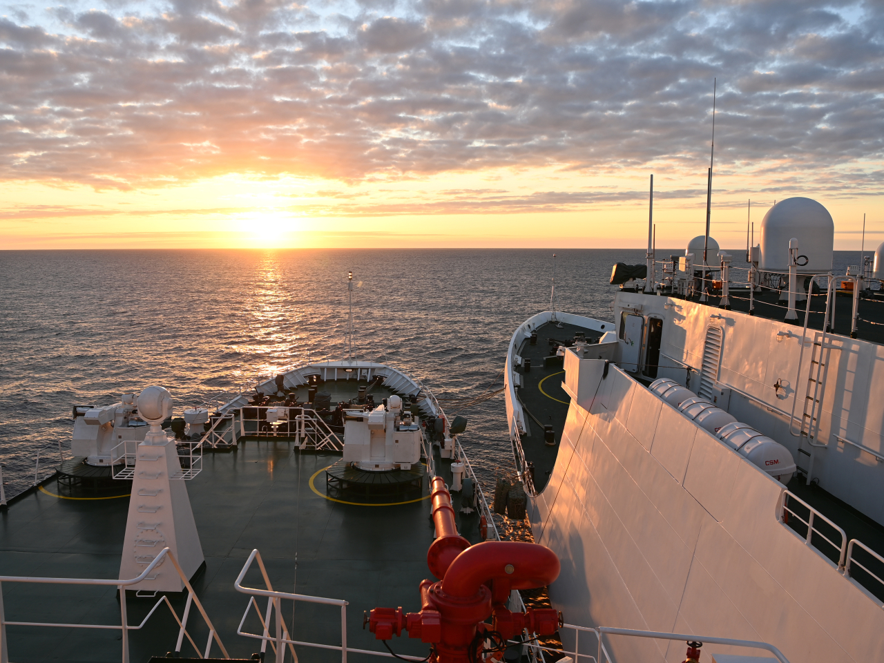 解放軍南部戰區表示，今天組織海空兵力，在中國黃岩島領海領空及周邊海空域開展戰備警巡。（新華社資料圖片）