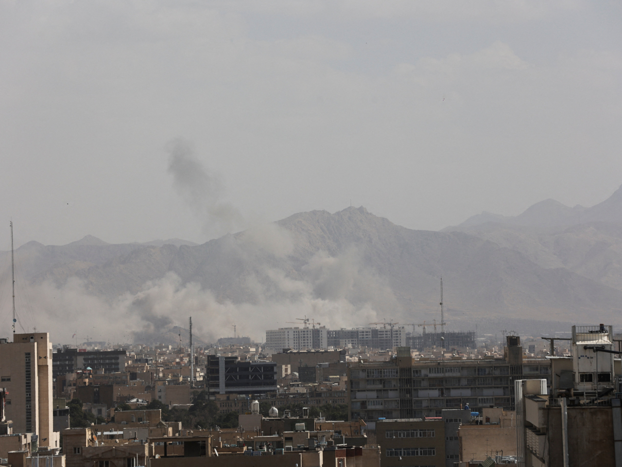 據報美方正為在伊朗進行地面行動做準備，伊朗批評美國一邊釋放談判信號，一邊暗中策劃進攻。（路透社資料圖片）