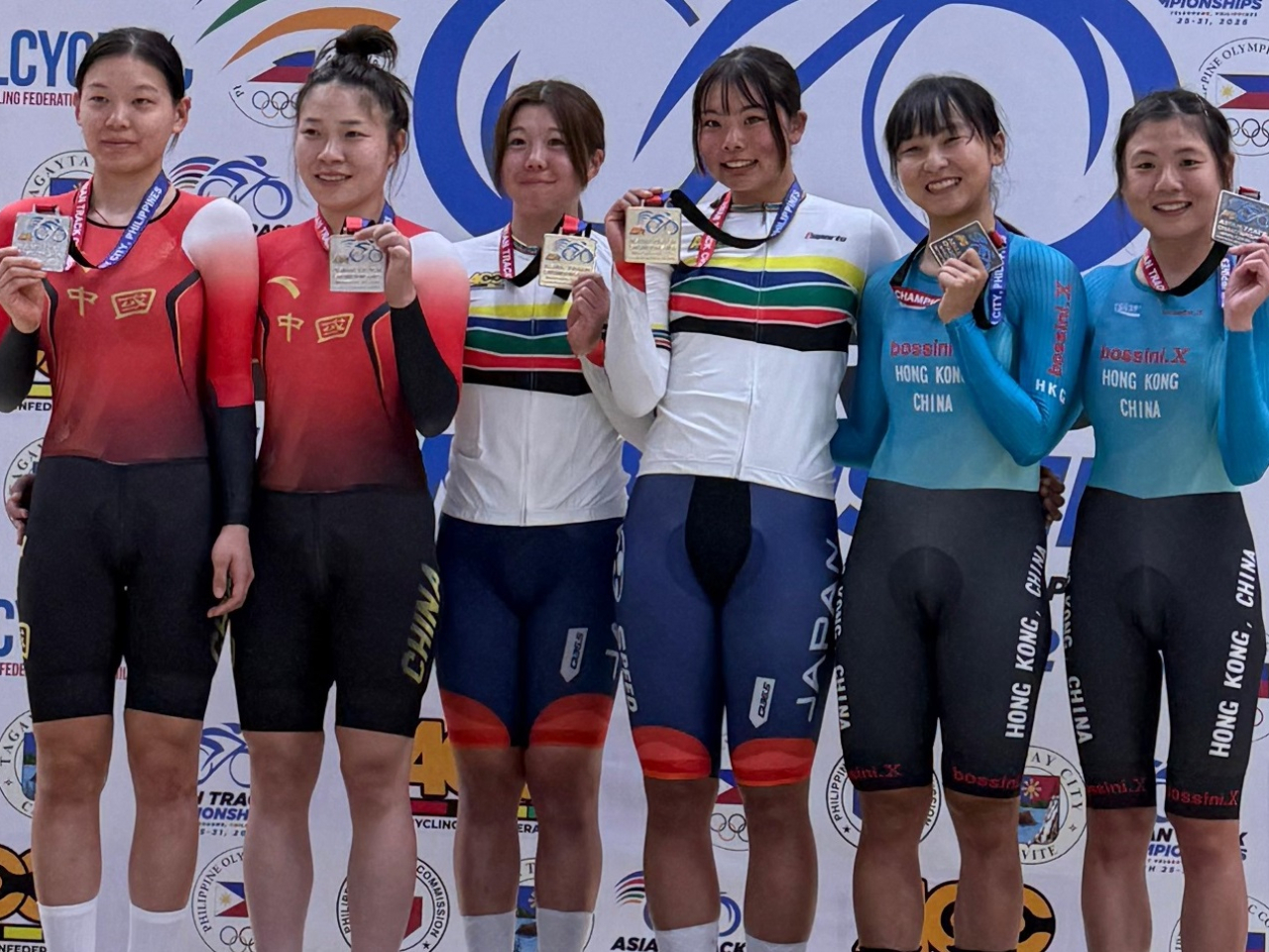 李詩穎和梁穎儀的組合（右二及右一），在女子精英組的麥迪遜賽奪得銅牌。（中國香港單車總會提供）