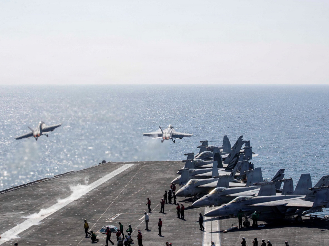 伊拉尼強調伊朗正嚴密監控林肯號航母（圖）打擊群的位置及動向。（路透社資料圖片）