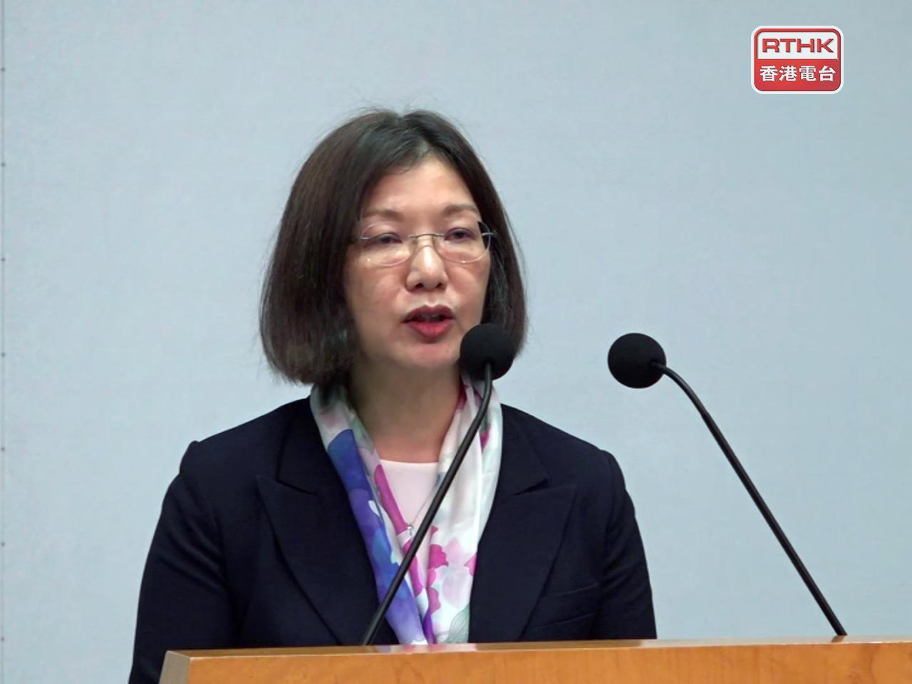 謝小華會見記者時說，編制香港首份五年規劃是重中之重，會與各界同心協力做好工作。（陳感恩攝）