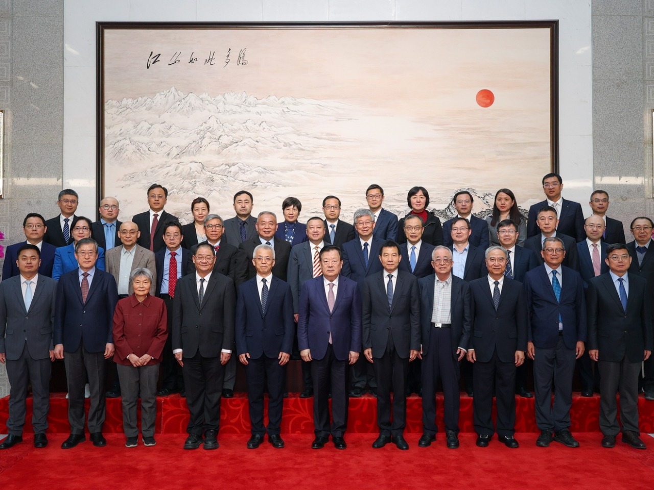 夏寶龍在北京會見《港澳研究》期刊新任顧問及編委。（港澳辦網站）