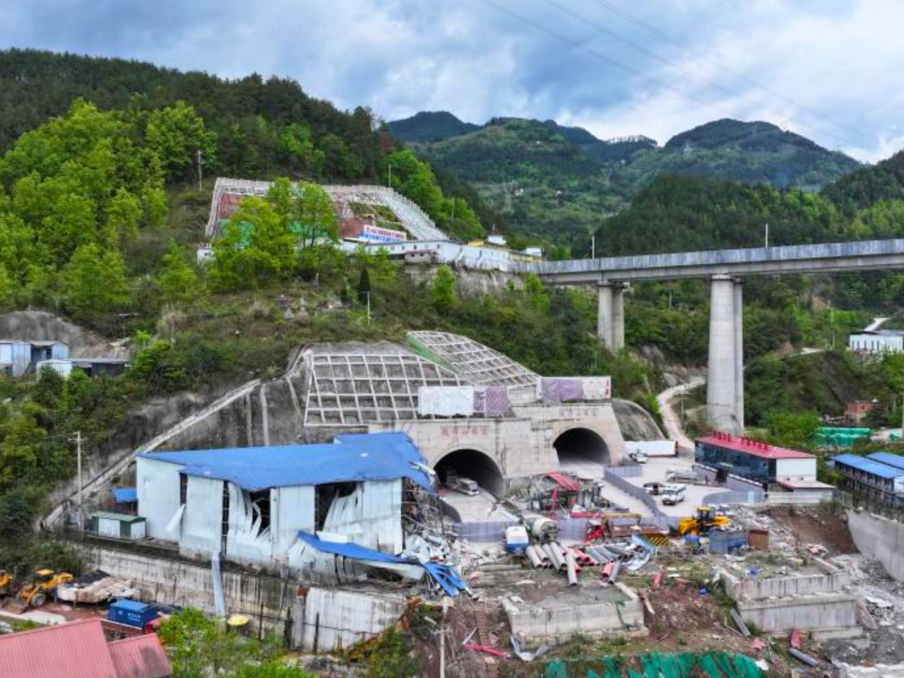 The blast occurs at the construction site of a section of the national highway linking Hubei and Sichuan provinces. Photo: Xinhua