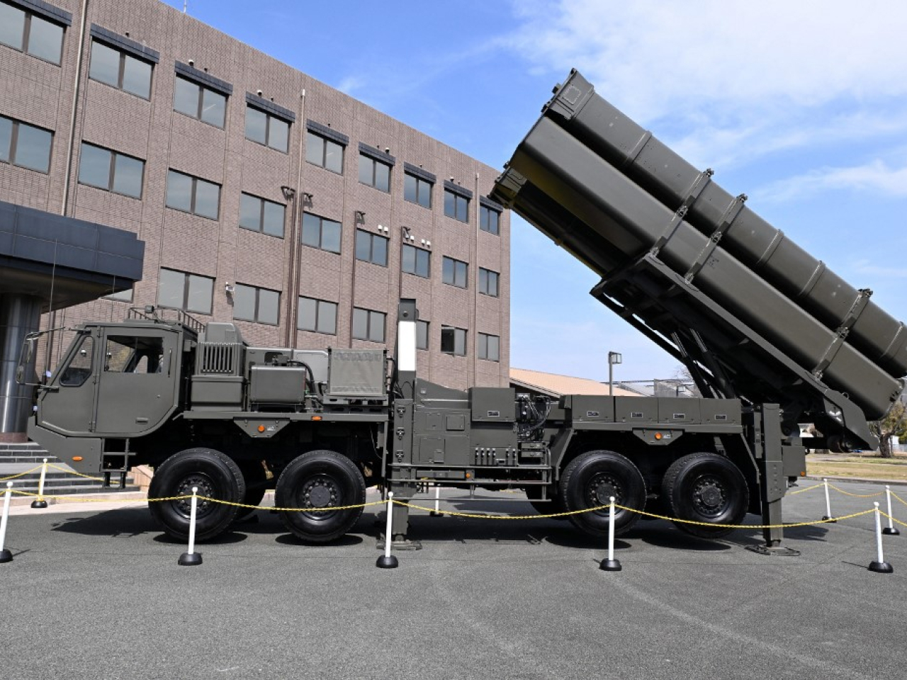 其中「陸基改進型12式反艦導彈」，射程約1000公里。（法新社資料圖片）