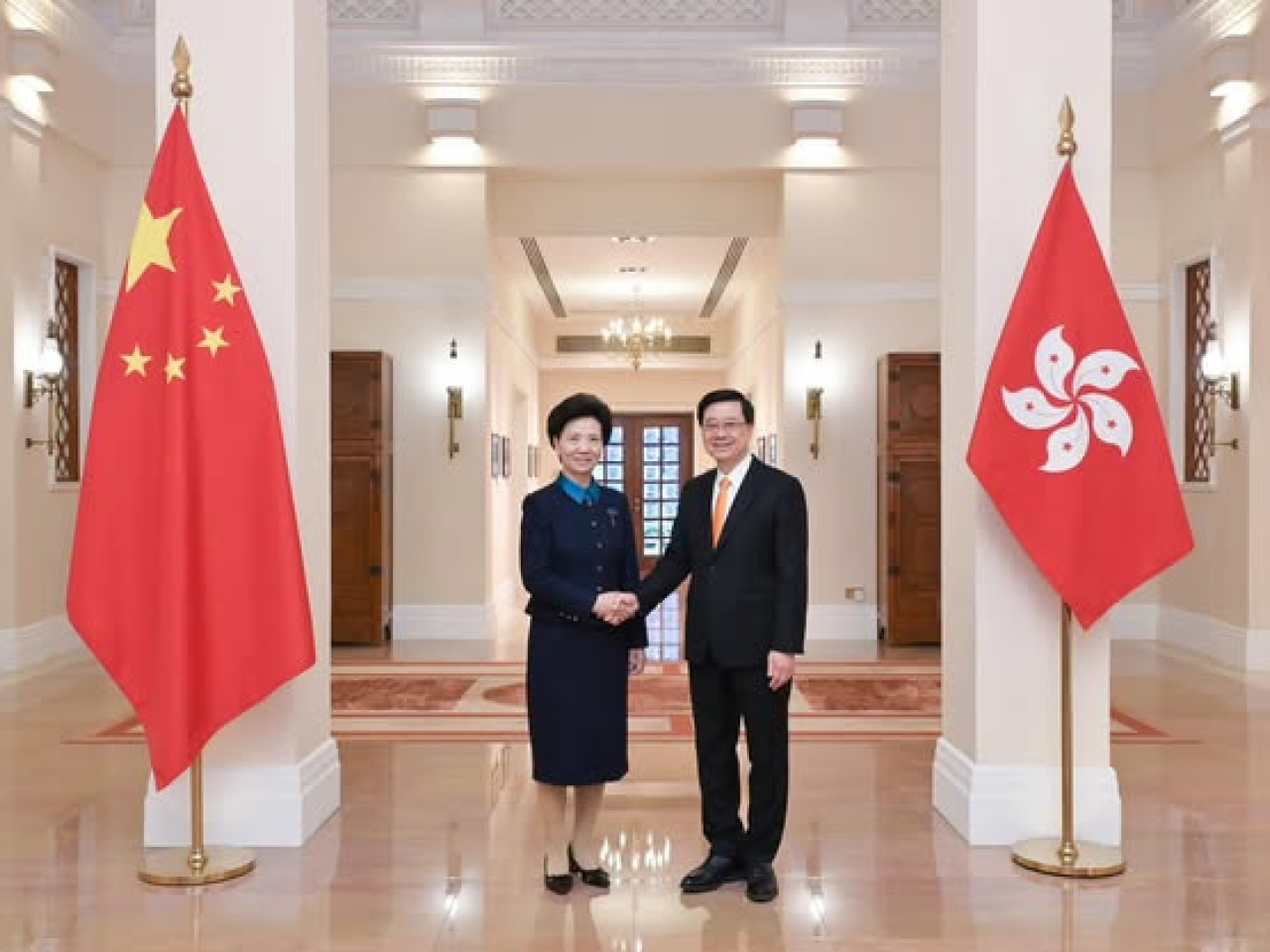 李家超與諶貽琴在禮賓府會面。（李家超社交平台)