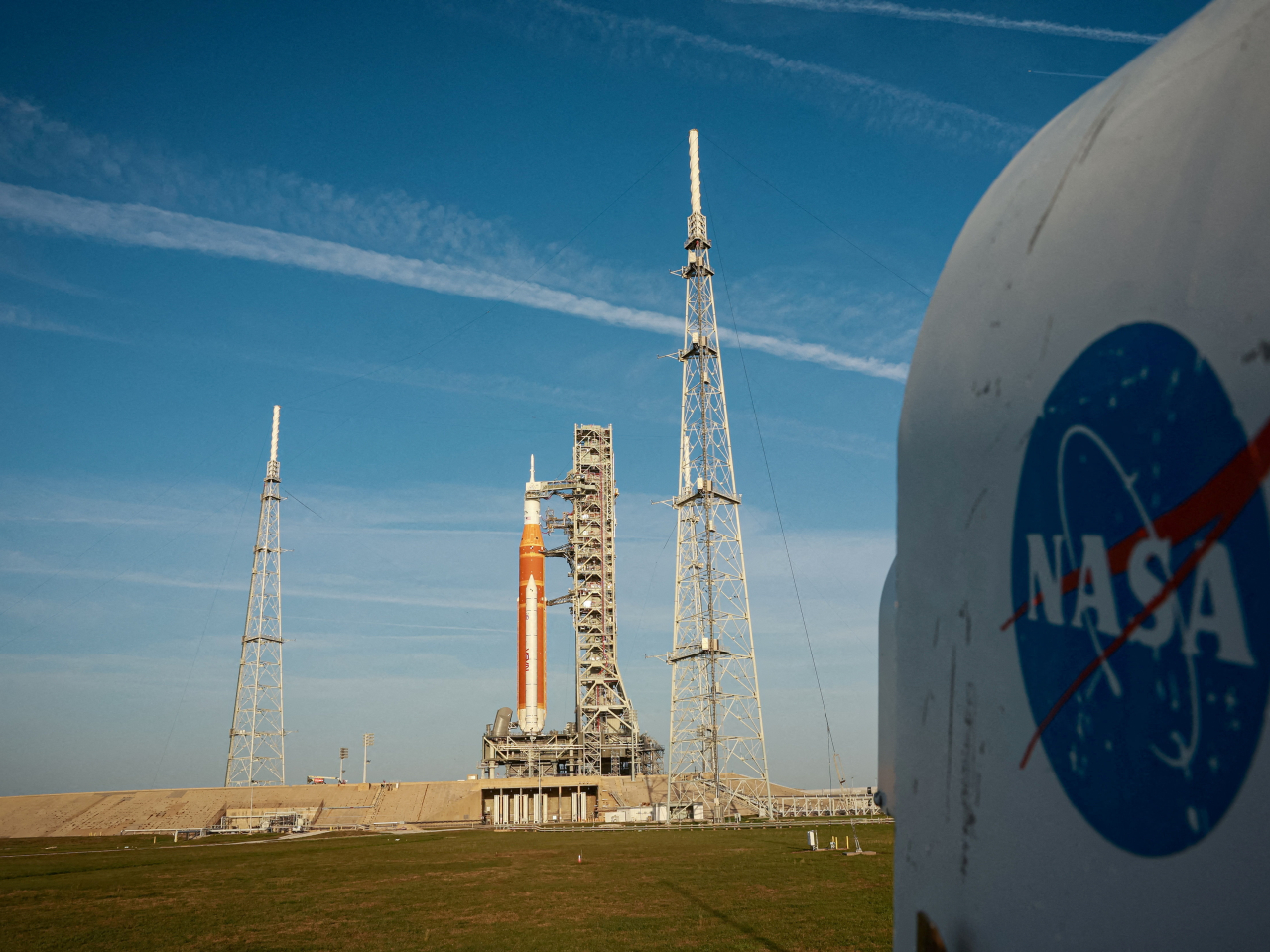 「阿爾忒彌斯二號」載人繞月飛行任務，最快本港時間明早發射升空。（路透社）