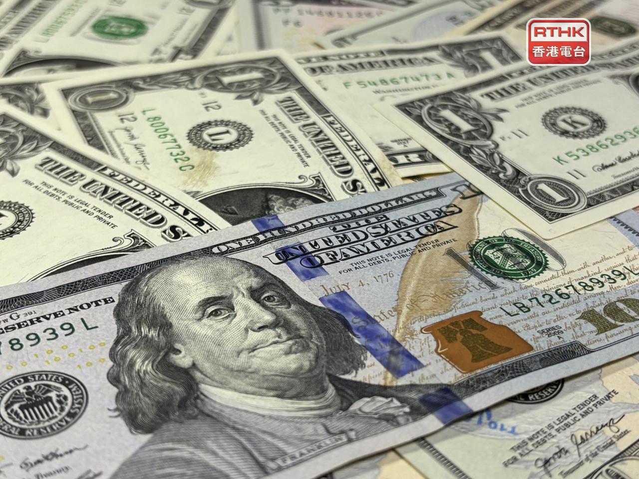 美元指數連跌兩日，低見99.295，跌逾0.4%，創1星期新低。（港台圖片）
