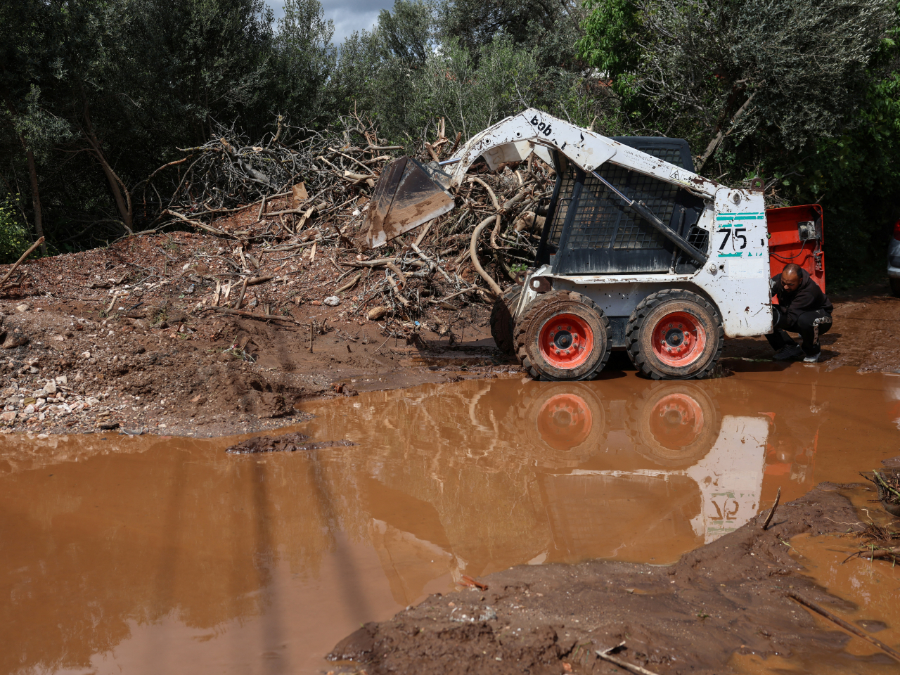 希臘氣象部門預計，極端天氣將會持續。（路透社）
