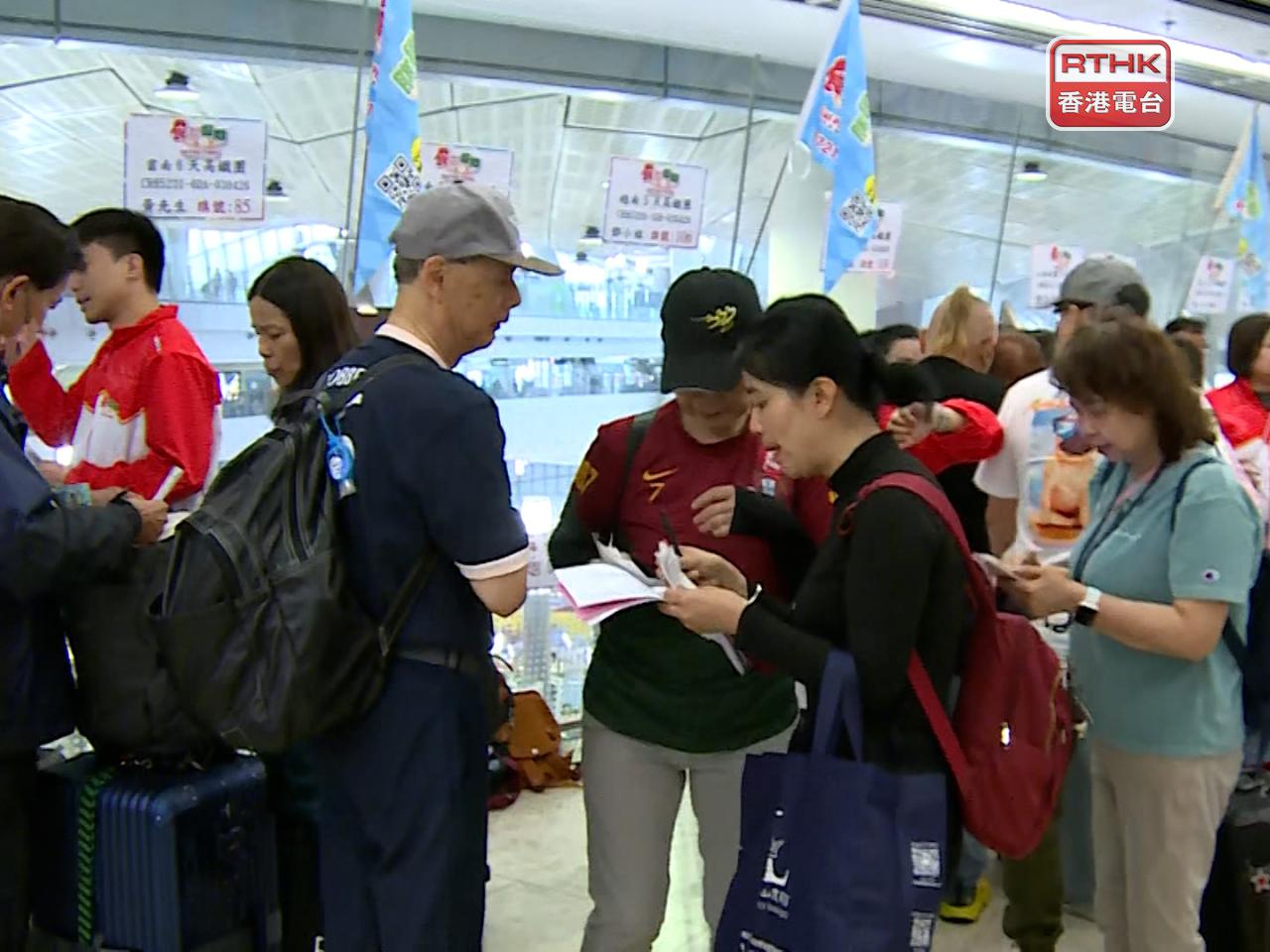 業界表示，假期市民報團需求大，估計按年增幅約3成。 （張連登攝）