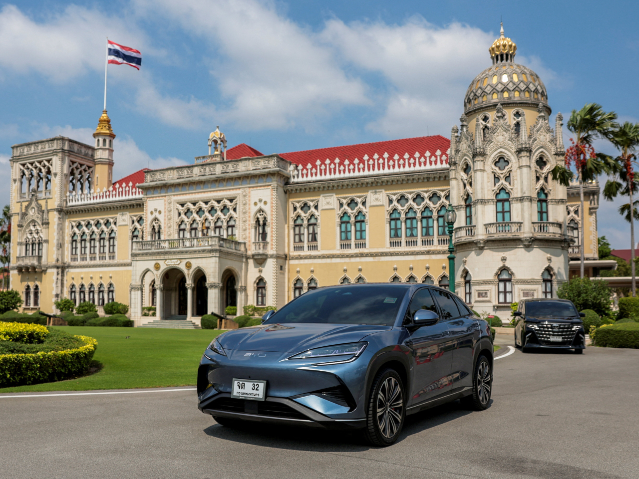 Prime Minister Anutin Charnvirakul leaves Government House in a BYD electric vehicle. Photo: Reuters