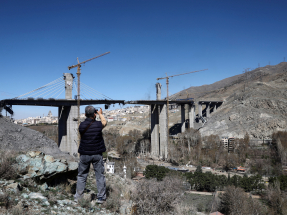 伊朗大橋遭空襲　外長稱不會投降