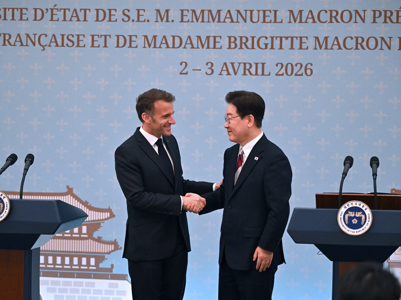 李在明與馬克龍在青瓦台舉行會談。（路透社）