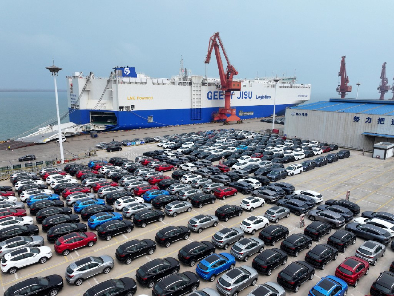 聶振邦認為，內地大型車企「出海」需求很大，因為單靠內銷未必能夠完全消化國內產能。（法新社資料圖片）