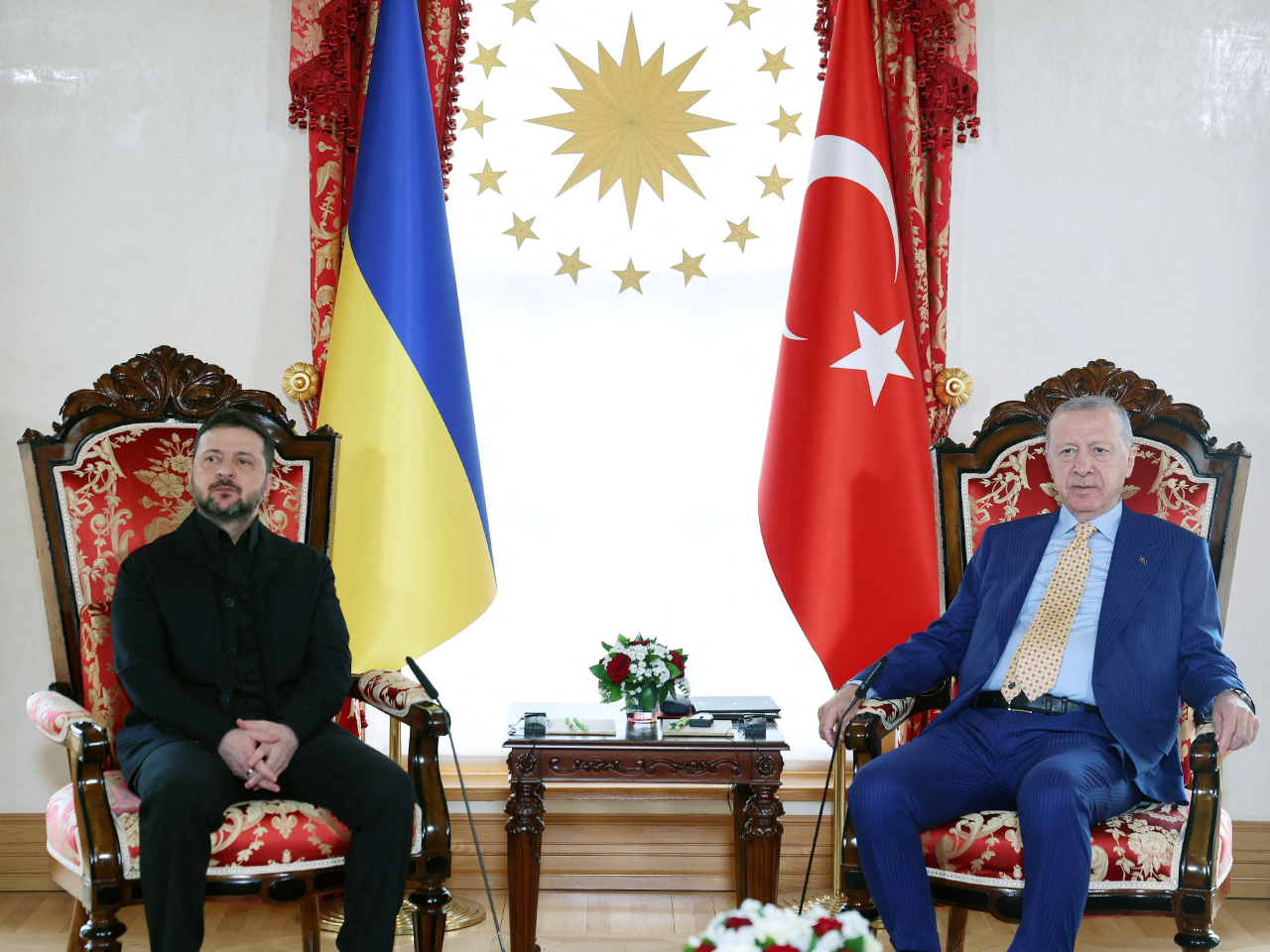 烏克蘭總統澤連斯基到土耳其伊斯坦布爾，與總統埃爾多安會晤。（路透社）