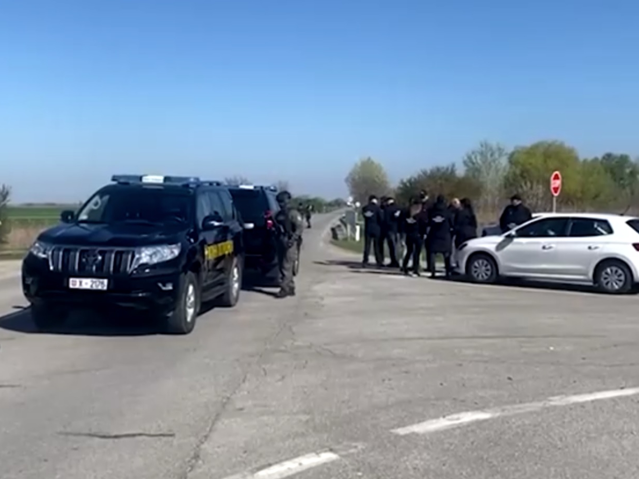 Police stand guard near the Balkan Stream pipeline in Serbia, where explosives of "devastating power" were said to have been found. Screencap: Reuters