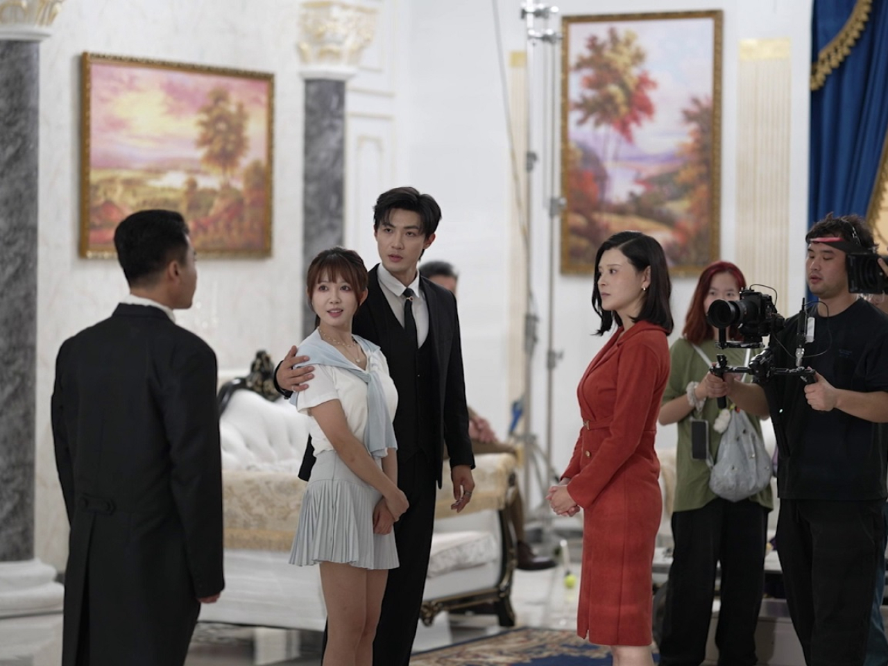 內地的短劇產業呈現爆發式增長態勢，已形成規模龐大、分工明確的產業體系。（新華社）