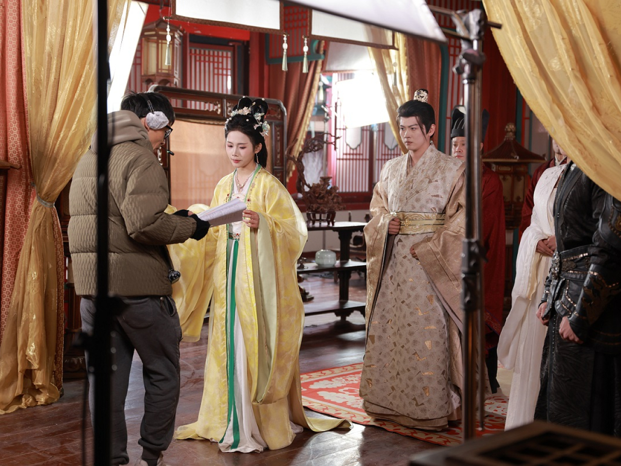 去年有3萬3千部微短劇上線播出，內地用戶接近7億，市場規模突破千億元。（新華社）