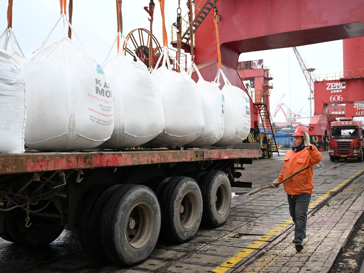 The new guidance encourages e-commerce enterprises to create an e-commerce 'express lane' for global goods to enter the Chinese market. File photo: Reuters