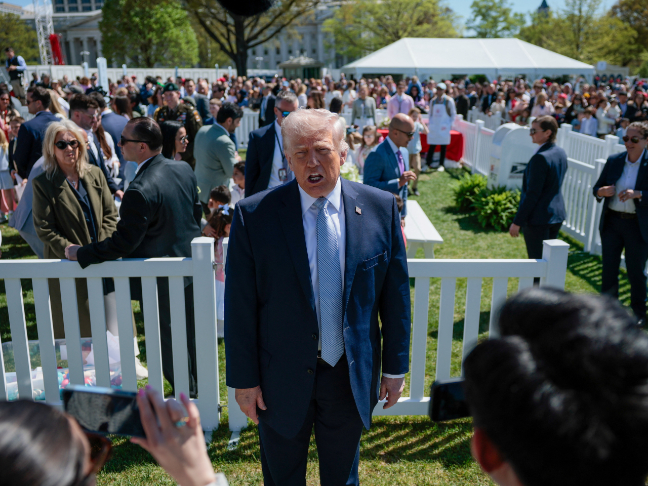 特朗普說，他為伊朗設定星期二達成協議的期限是最終期限。（路透社）