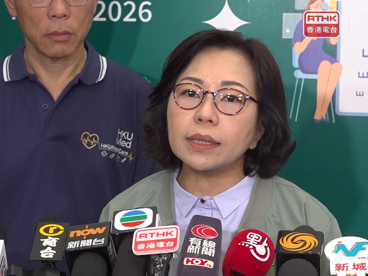 麥美娟表示，希望透過簡介會向業主解釋清楚關於大維修基金退款安排、不同合約等問題，但合安整理資料需時。（郭志強攝）