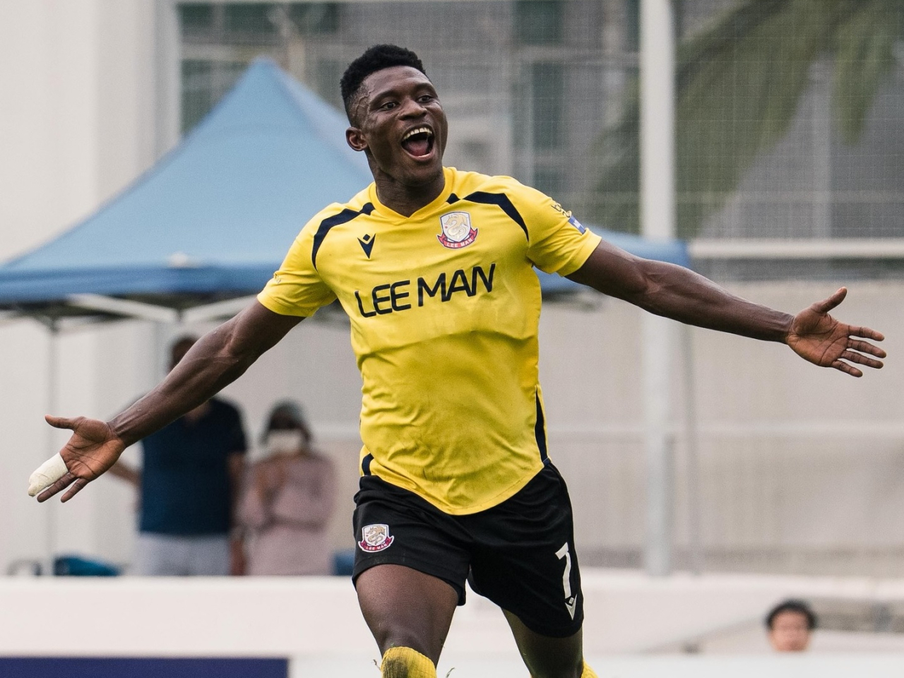 Noah Baffoe celebrates after scoring for Lee Man in their 2-1 victory over Kitchee in the League Cup final. Photo courtesy of Lee Man's social media