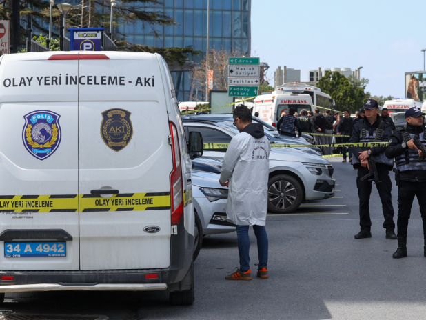 Gunfight Outside Istanbul Israeli Consulate Leaves One Attacker Dead, Two Wounded