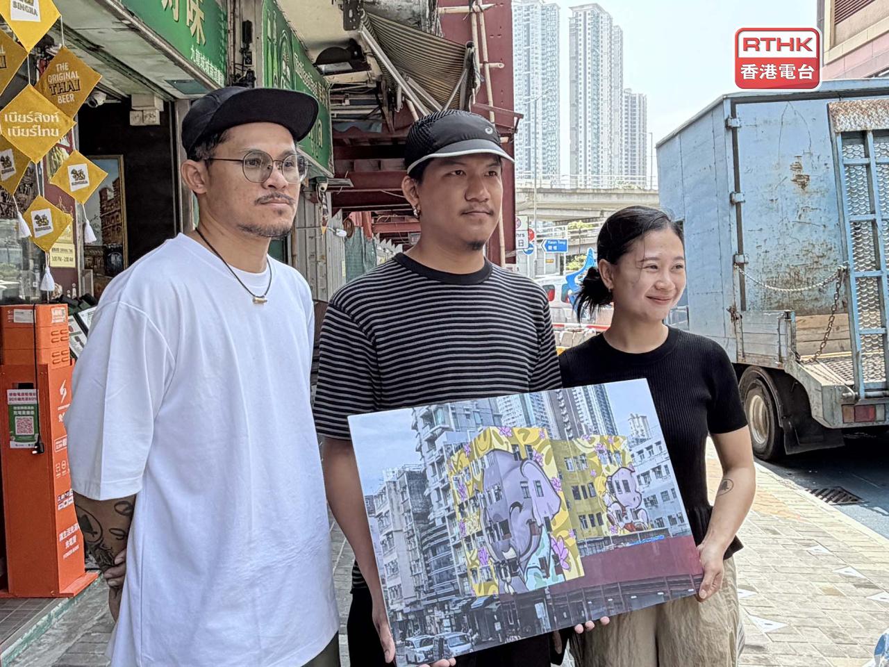 市建局透過招標選出泰國三人藝術團隊負責作品，他們用了7日完成作品。（鄧鈞尤攝）