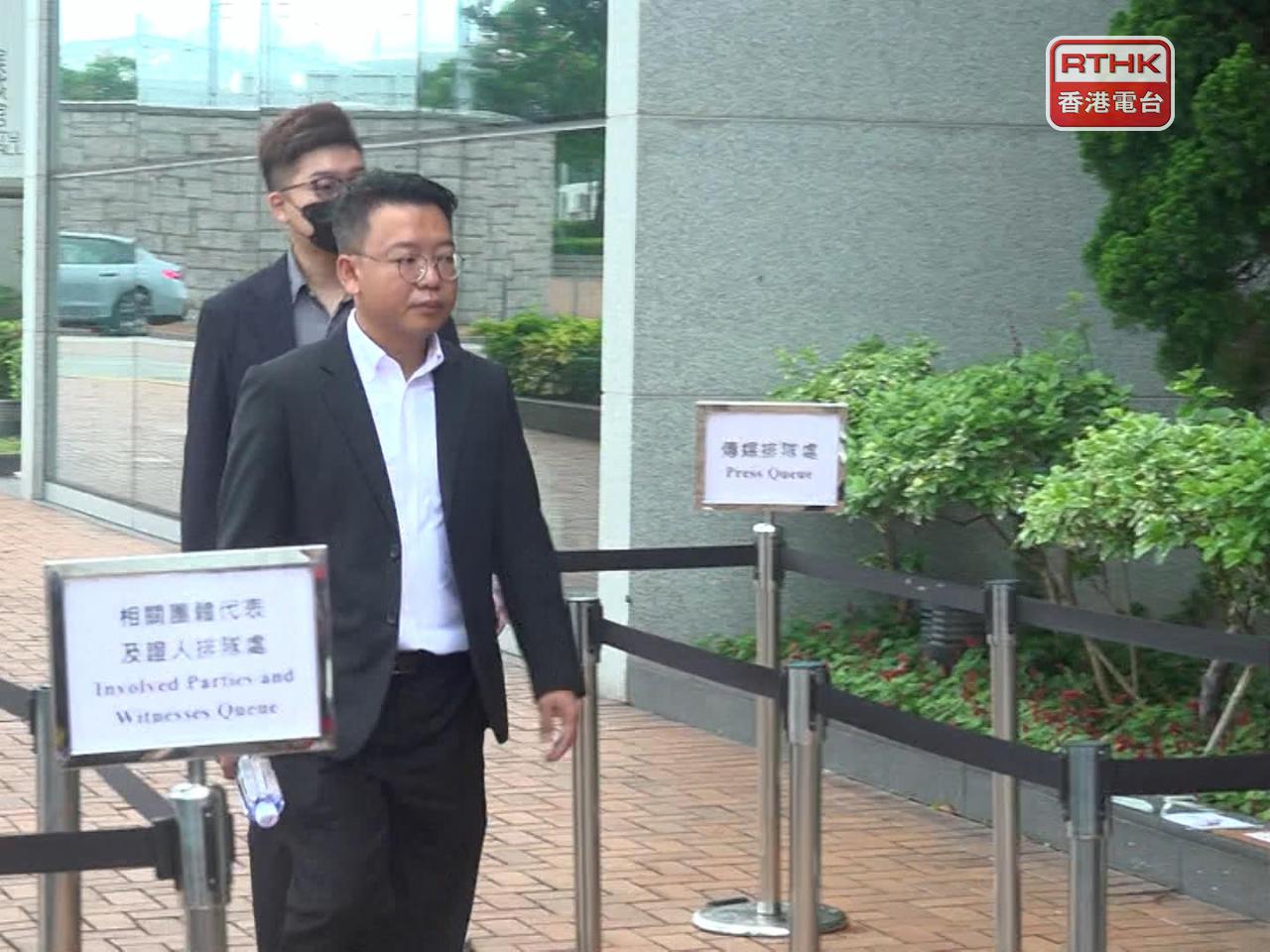 委員會再次傳召消防裝置承辦商「宏泰消防」董事鍾傑文作供。（郭志強攝）