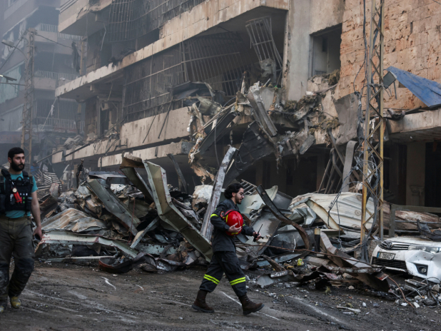 以軍空襲黎巴嫩首都貝魯特，有建築物受損。（路透社）