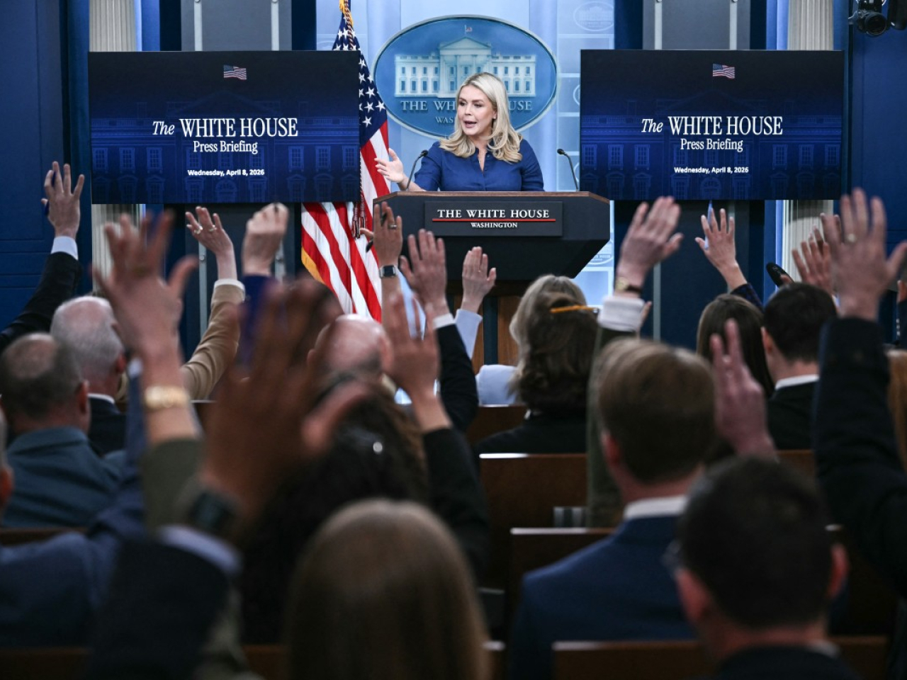 萊維特透露，特朗普政府高層與中國政府高層就伊朗問題進行了對話。（法新社）