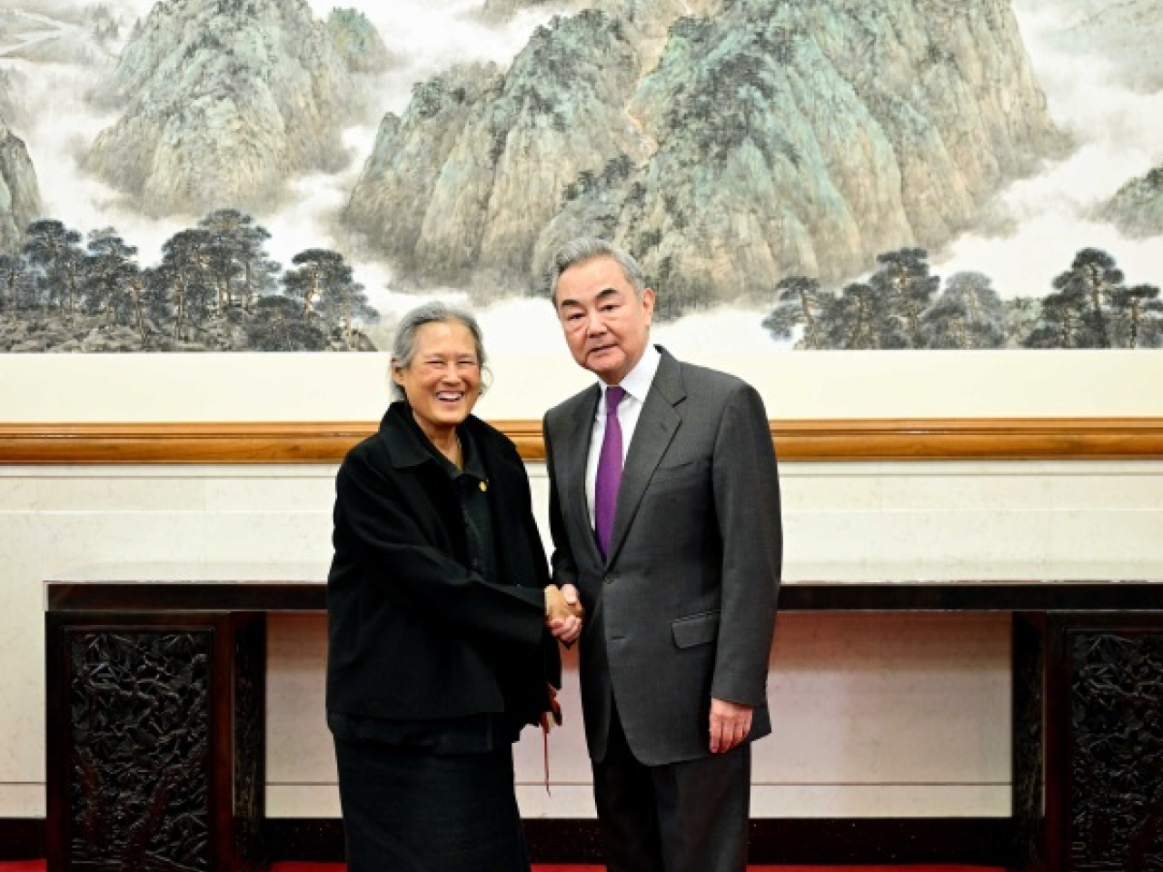 王毅昨日在北京與泰國公主詩琳通會面。（外交部網站圖片）