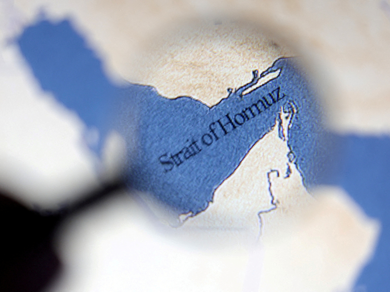 伊朗港口和海事組織於當地星期三公布霍爾木茲海峽水域安全航道圖。（路透社資料圖片）