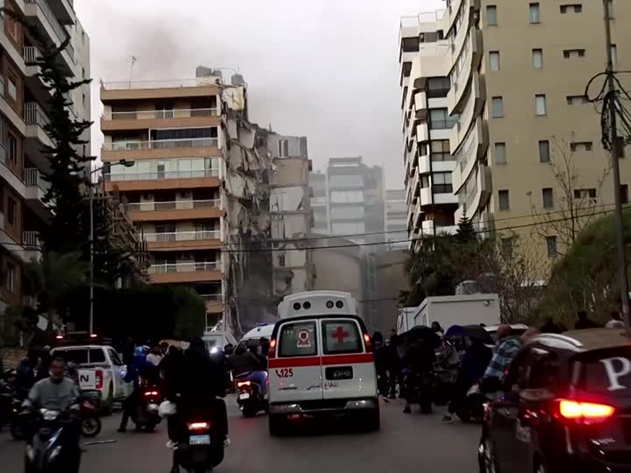 以軍對黎巴嫩真主黨實施大規模打擊。（路透社）