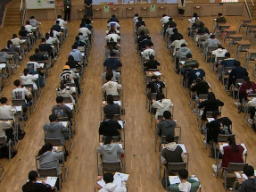 文憑試中文科開考　有老師認為試題緊貼時代