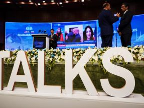 美國及伊朗代表團在伊斯蘭堡舉行談判。（新華社）