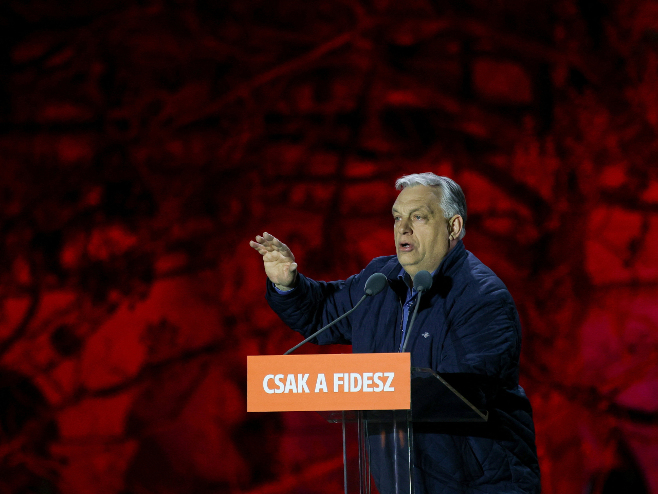 歐爾班在選舉前夕，於首都布達佩斯出席競選活動。（路透社）