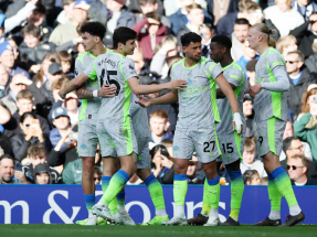 曼城球員慶祝取得入球。（路透社）