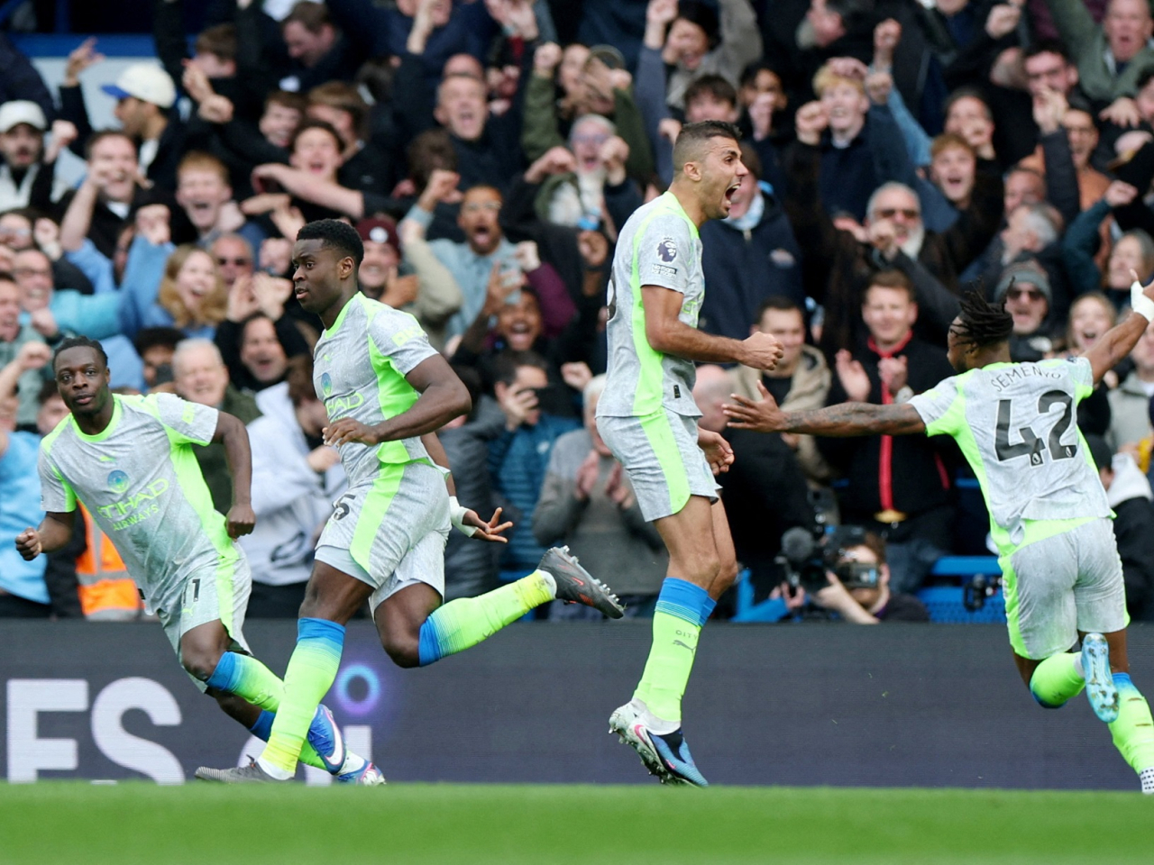 Manchester City can narrow their gap on Arsenal to just three points - and still have a game in hand - if they win their showdown next Sunday. Photo: Reuters
