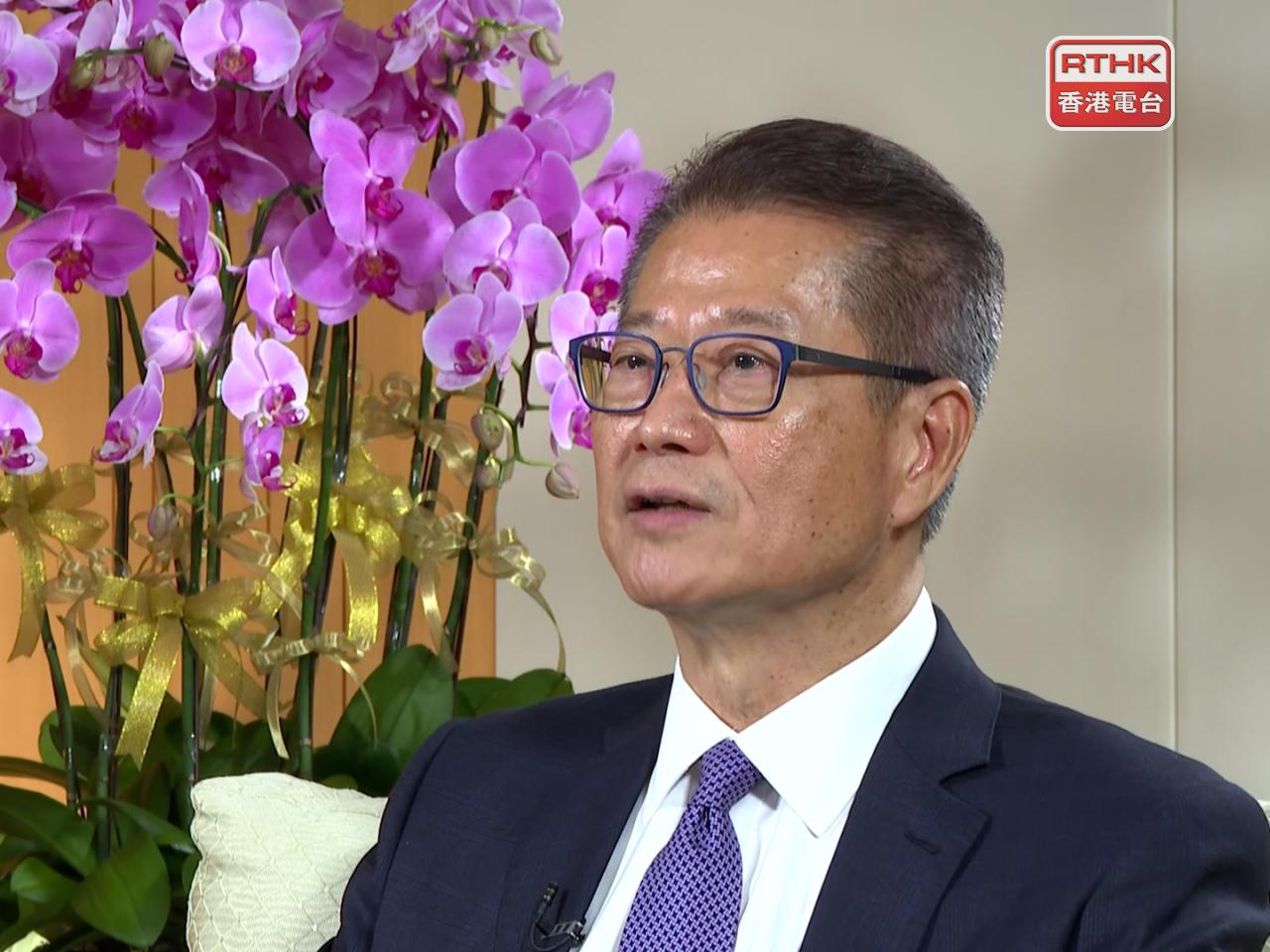 陳茂波認為當香港提升競爭力，在金融市場全球影響力越來越大，別人攻擊時都有所顧忌。（港台圖片）